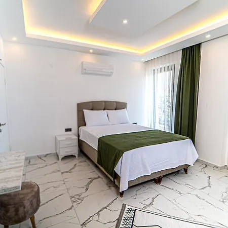 Parla 4* فتحية